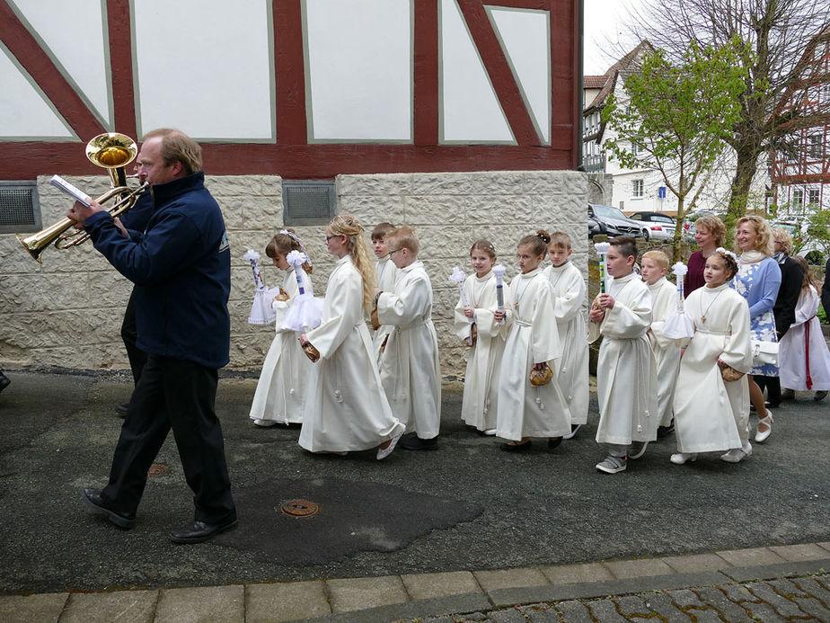 1. Heilige Kommunion in St. Crescentius (Foto: Karl-Franz Thiede)